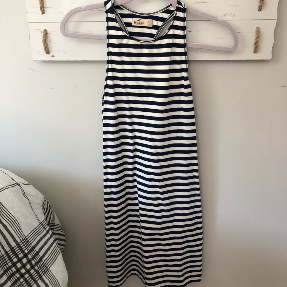 Beautiful striped bodycon dress!
